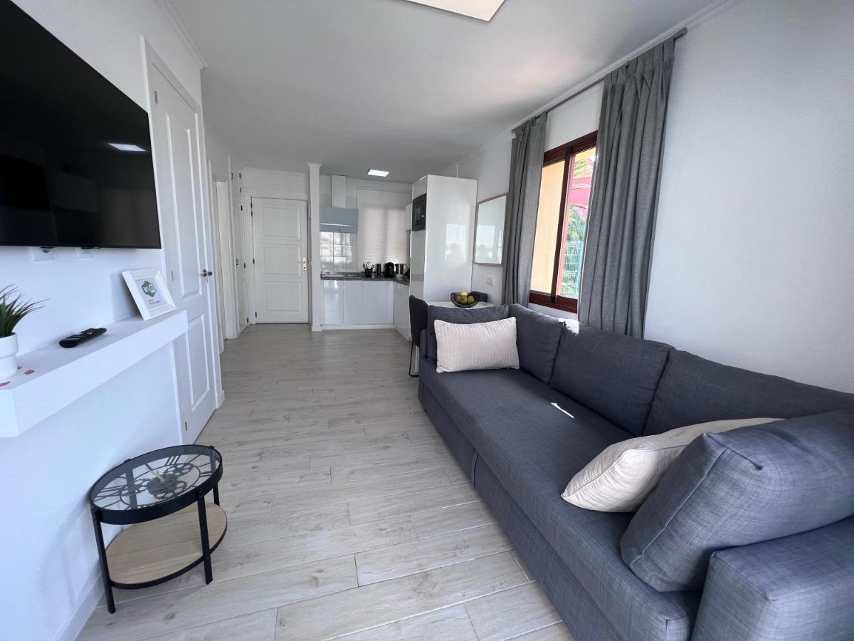 Paulmarie Apartment Ocean View In Windsor Park 아데제 외부 사진